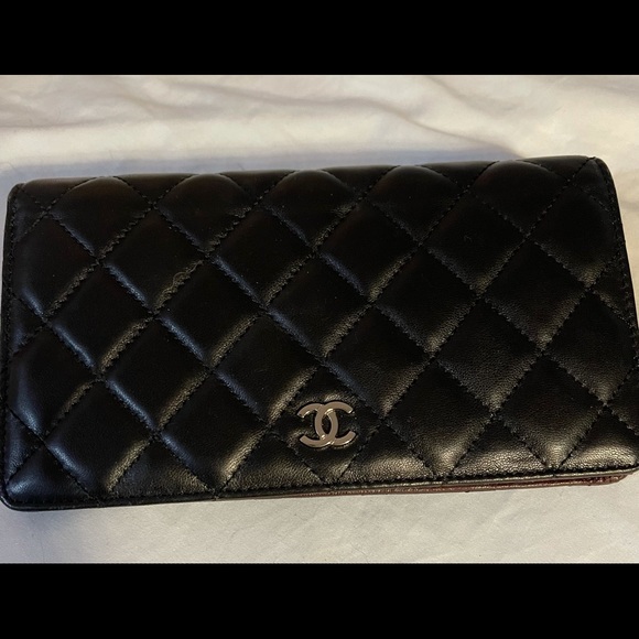 Chanel Wallet - Picture 1 of 10